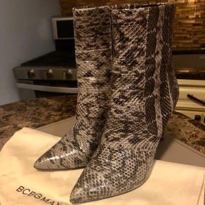 SALE❗️Leather Snake Booties